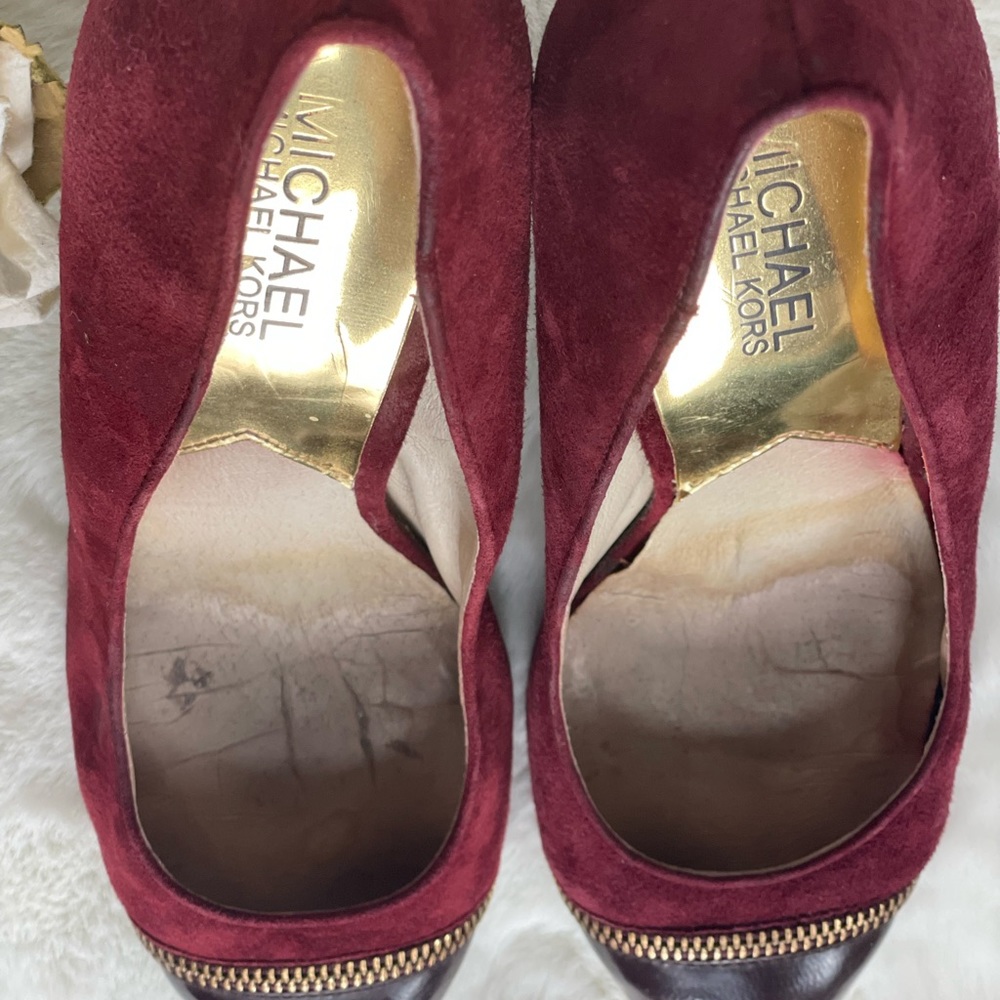 MICHAEL KORS LEATHER-SUEDE RED BURGUNDY 3 3/4” ROUND TOE HEELS w/Brass hardware - Picture 7 of 11